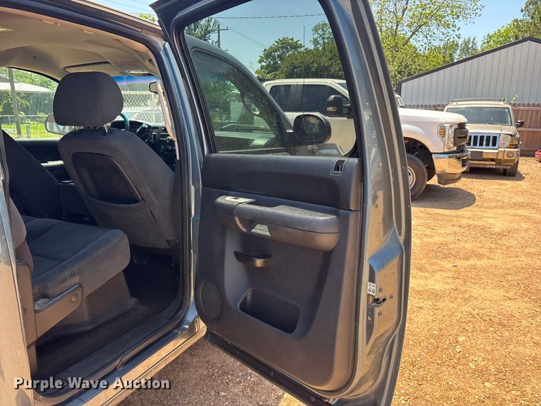 image for item ET2071 2009 Chevrolet Silverado Hybrid Crew Cab pickup truck