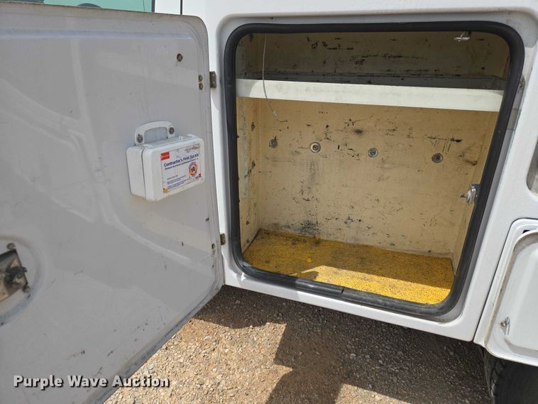 image for item ET5022 2012 Ford F450 Super Duty bucket truck