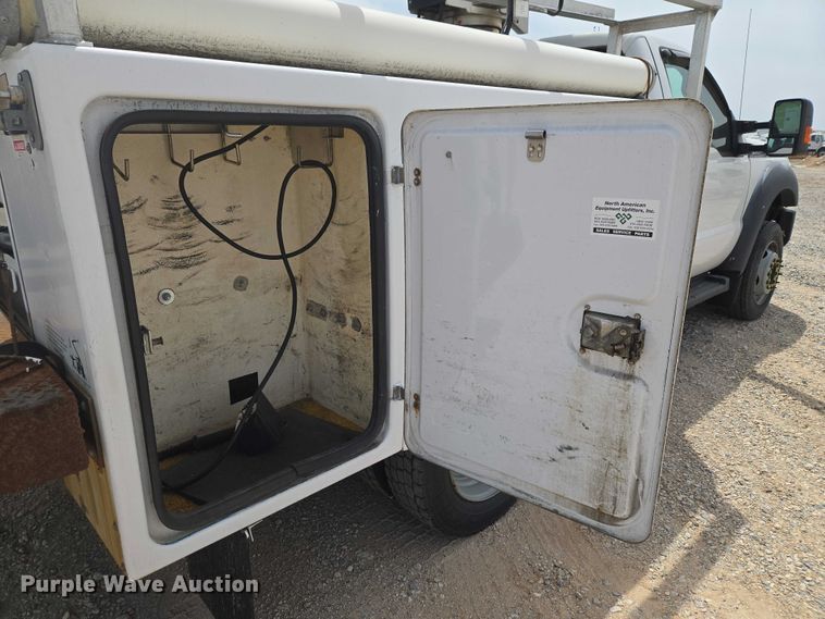 image for item ET5022 2012 Ford F450 Super Duty bucket truck