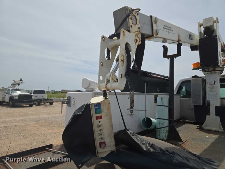 image for item ET5022 2012 Ford F450 Super Duty bucket truck