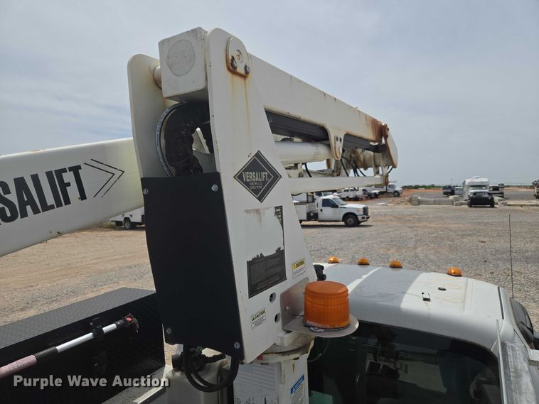 image for item ET5022 2012 Ford F450 Super Duty bucket truck
