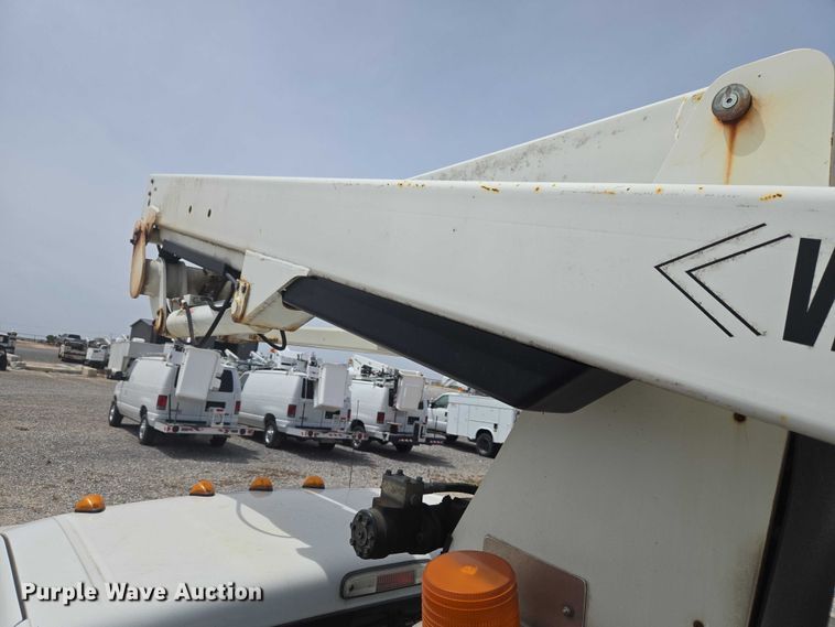 image for item ET5022 2012 Ford F450 Super Duty bucket truck