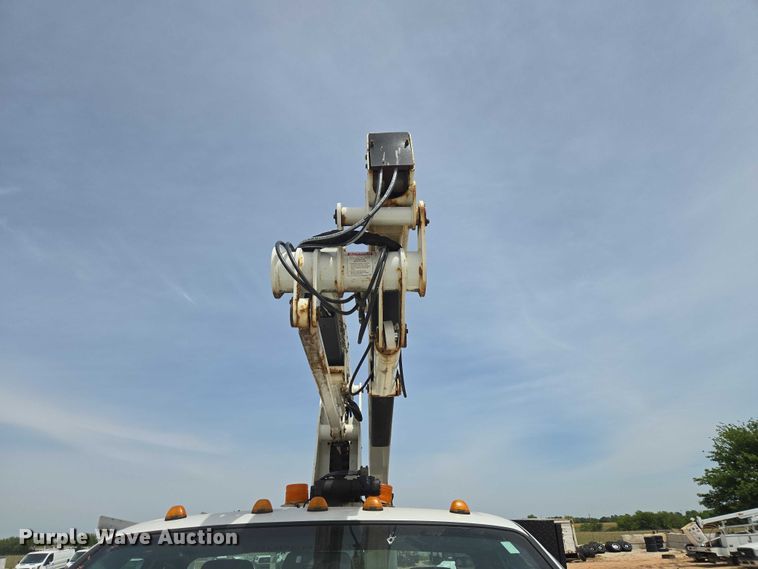 image for item ET5022 2012 Ford F450 Super Duty bucket truck