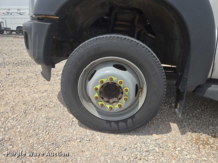 image for item ET5022 2012 Ford F450 Super Duty bucket truck