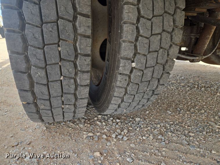image for item ET5022 2012 Ford F450 Super Duty bucket truck
