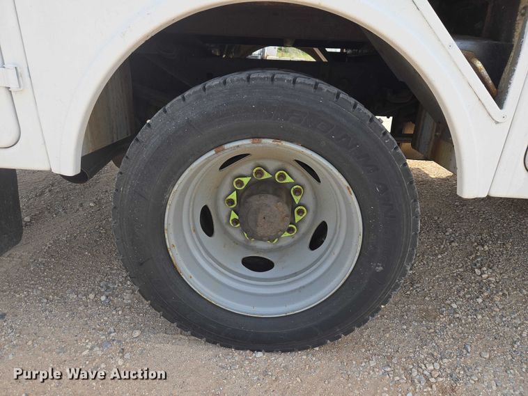 image for item ET5022 2012 Ford F450 Super Duty bucket truck