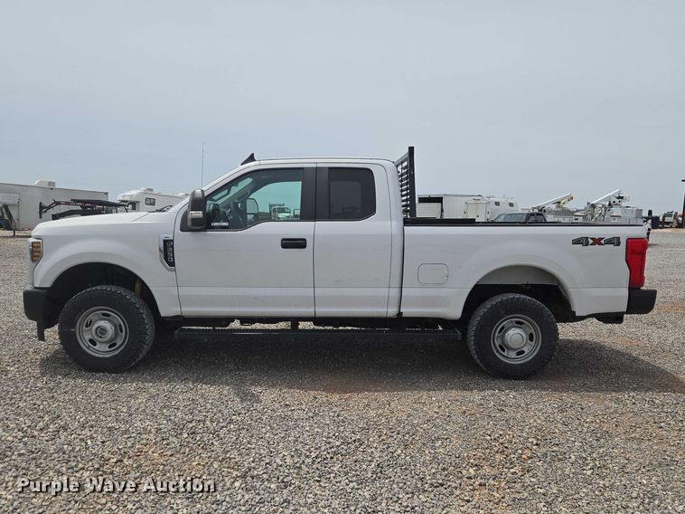 image for item ET5024 2019 Ford F250 Super Duty Ext. Cab pickup truck