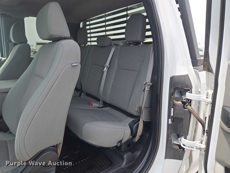 image for item ET5024 2019 Ford F250 Super Duty Ext. Cab pickup truck