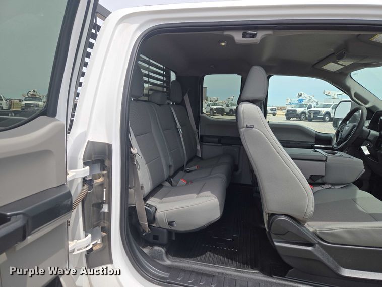 image for item ET5024 2019 Ford F250 Super Duty Ext. Cab pickup truck