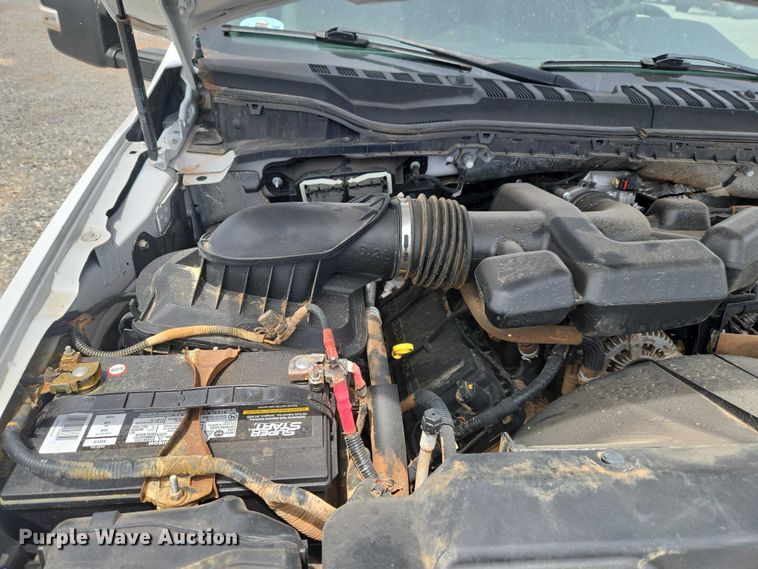 image for item ET5024 2019 Ford F250 Super Duty Ext. Cab pickup truck