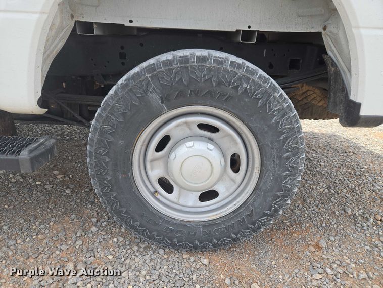 image for item ET5024 2019 Ford F250 Super Duty Ext. Cab pickup truck