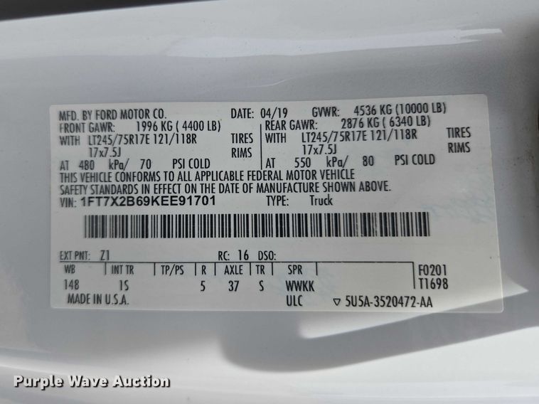 image for item ET5024 2019 Ford F250 Super Duty Ext. Cab pickup truck