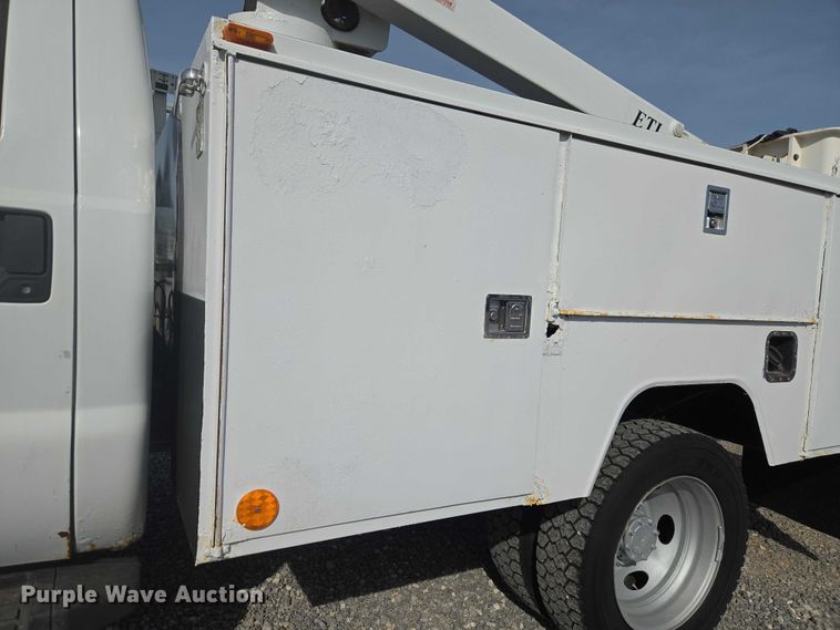 image for item ET5025 2009 Ford F450 Super Duty bucket truck