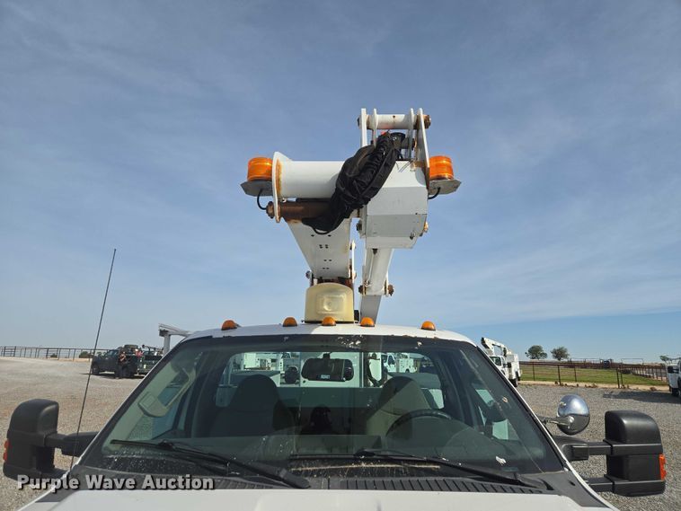 image for item ET5025 2009 Ford F450 Super Duty bucket truck