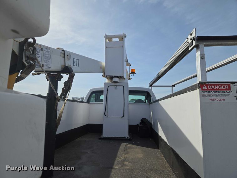 image for item ET5025 2009 Ford F450 Super Duty bucket truck