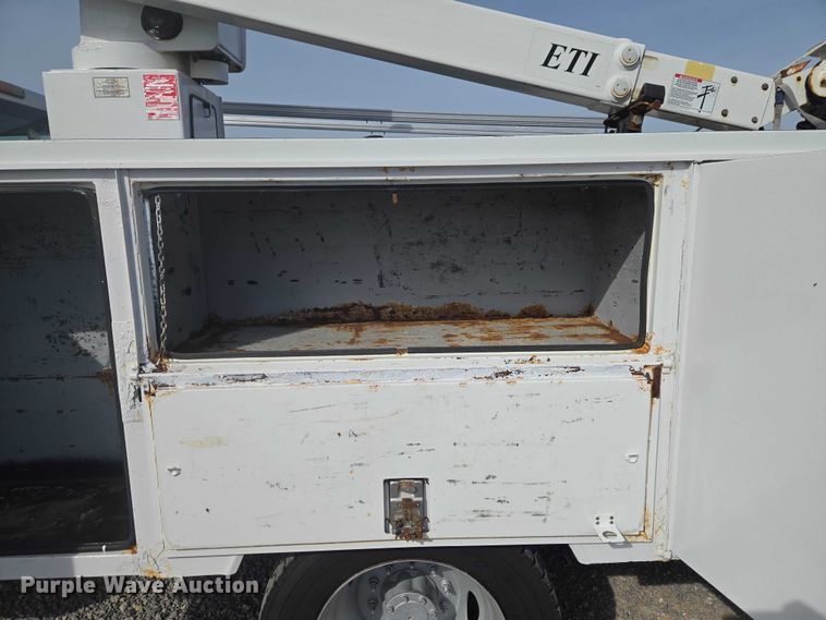 image for item ET5025 2009 Ford F450 Super Duty bucket truck