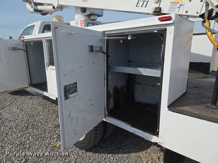 image for item ET5025 2009 Ford F450 Super Duty bucket truck