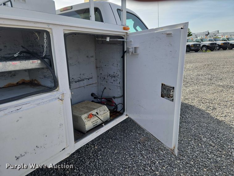 image for item ET5025 2009 Ford F450 Super Duty bucket truck