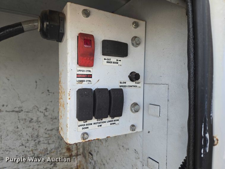 image for item ET5025 2009 Ford F450 Super Duty bucket truck