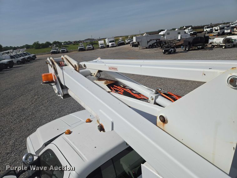 image for item ET5025 2009 Ford F450 Super Duty bucket truck