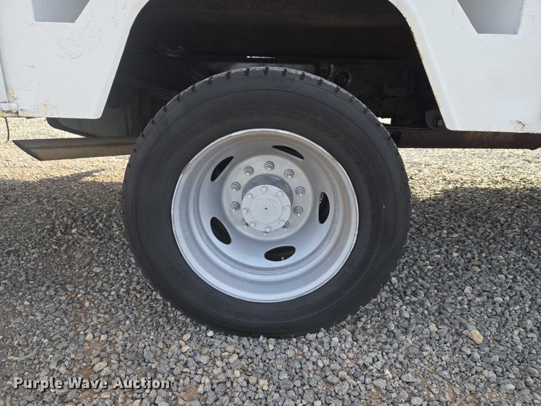 image for item ET5025 2009 Ford F450 Super Duty bucket truck