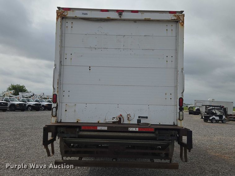 image for item ET5079 2011 Freightliner Business Class M2 box truck