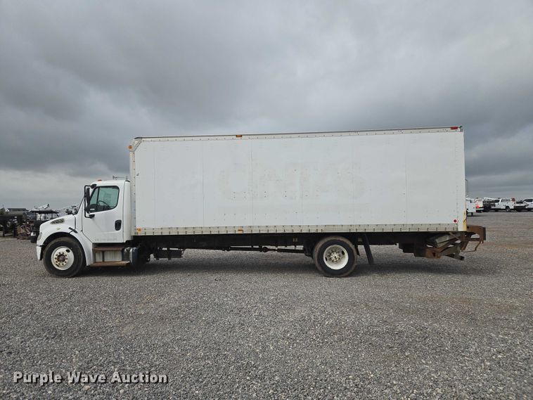 image for item ET5079 2011 Freightliner Business Class M2 box truck