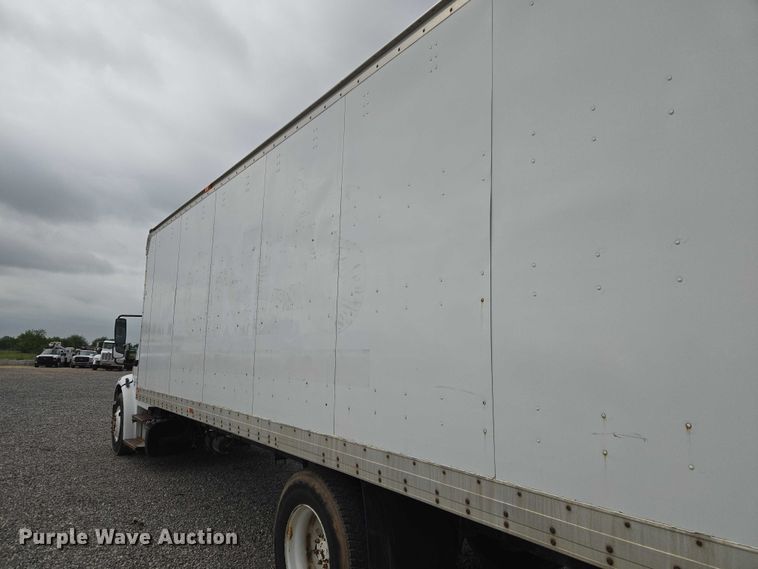 image for item ET5079 2011 Freightliner Business Class M2 box truck