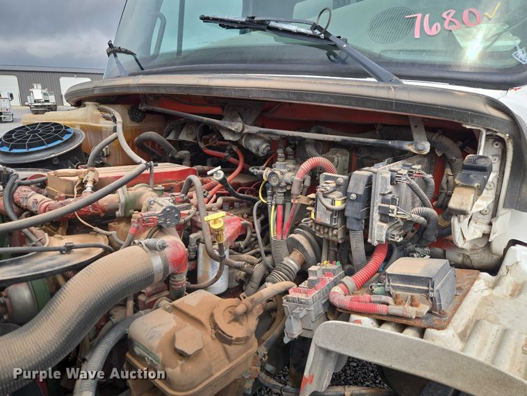 image for item ET5079 2011 Freightliner Business Class M2 box truck