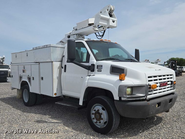 image for item ET5082 2006 GMC C5500 bucket truck
