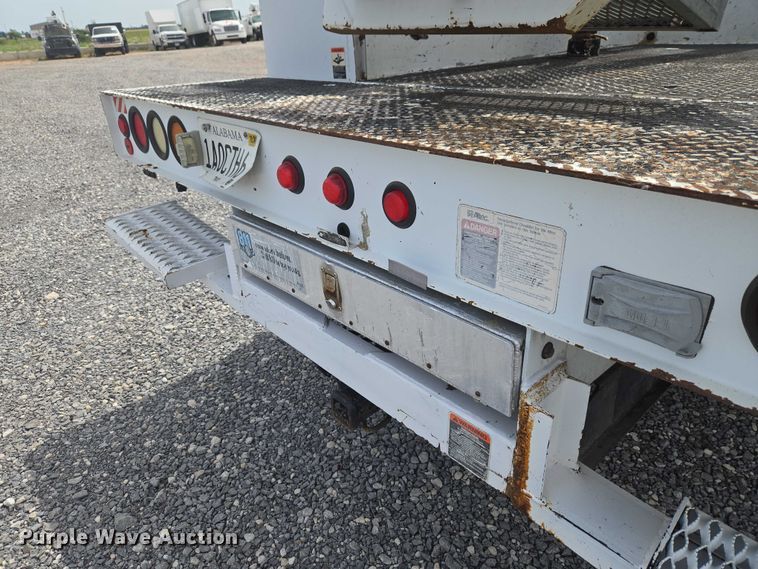 image for item ET5082 2006 GMC C5500 bucket truck