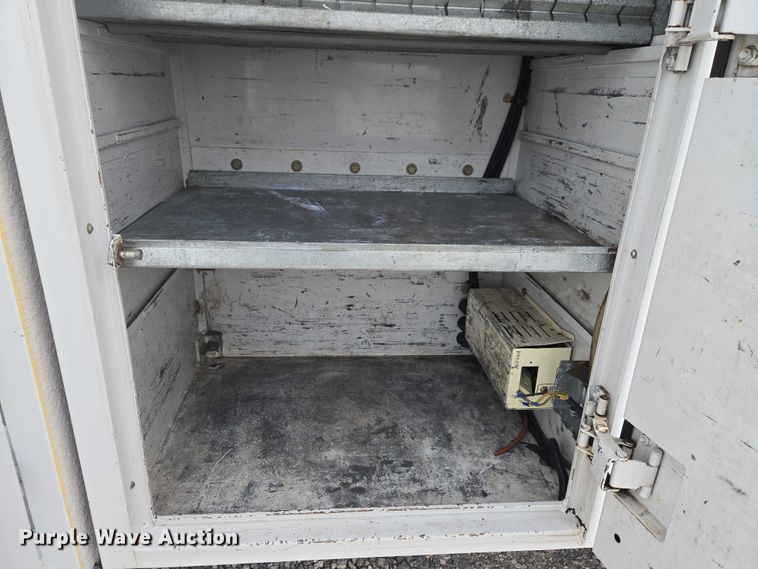 image for item ET5082 2006 GMC C5500 bucket truck