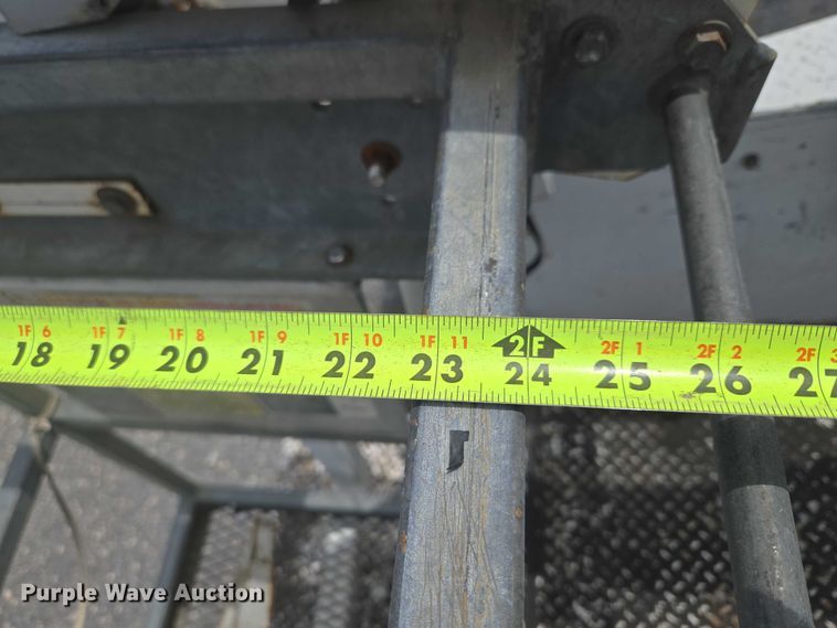 image for item ET5082 2006 GMC C5500 bucket truck