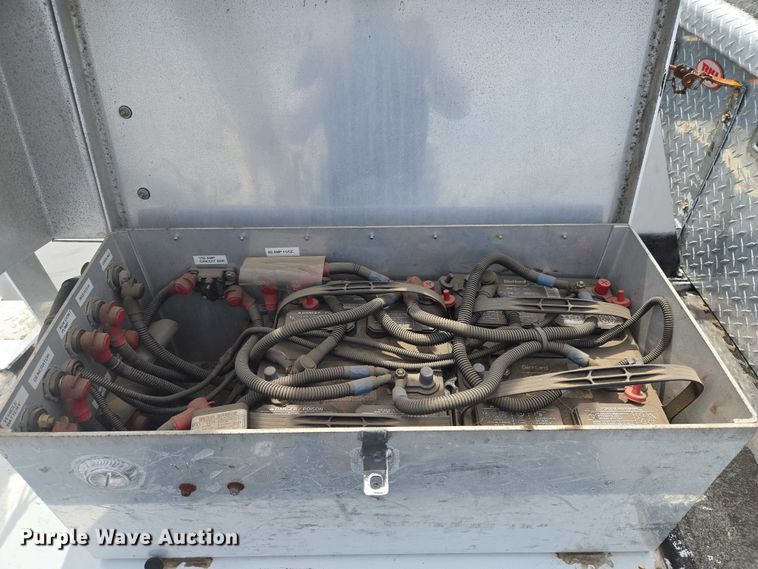 image for item ET5082 2006 GMC C5500 bucket truck