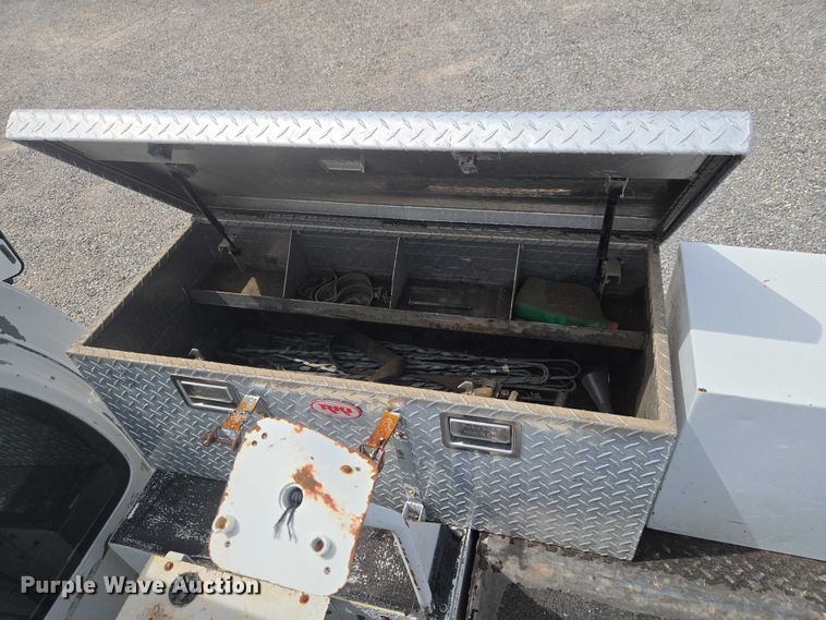 image for item ET5082 2006 GMC C5500 bucket truck