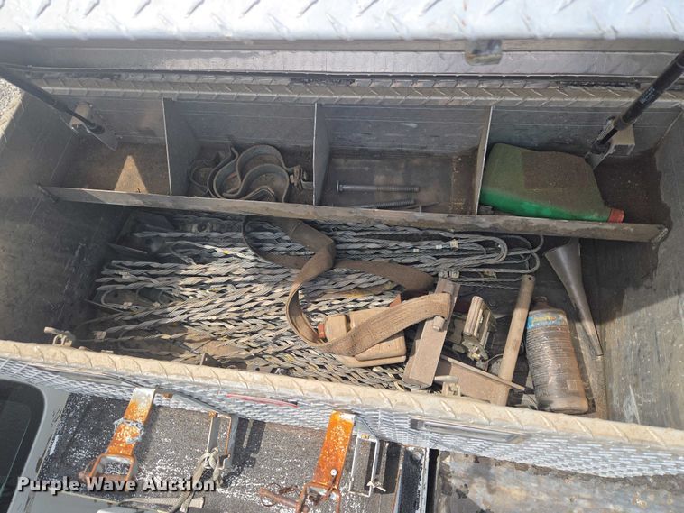 image for item ET5082 2006 GMC C5500 bucket truck