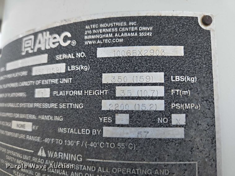 image for item ET5082 2006 GMC C5500 bucket truck