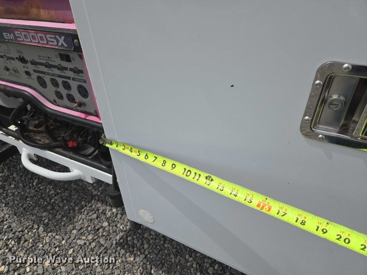 image for item ET5082 2006 GMC C5500 bucket truck