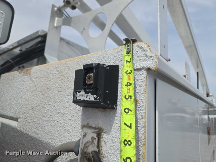 image for item ET5082 2006 GMC C5500 bucket truck