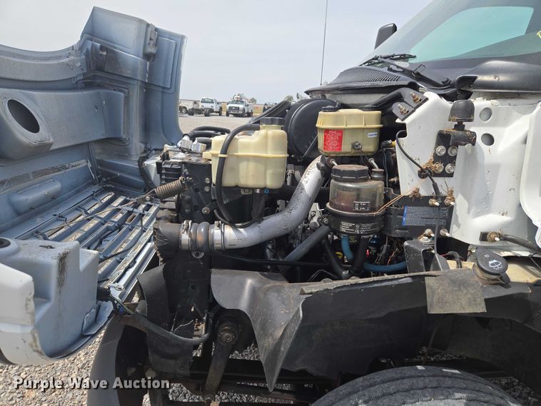 image for item ET5082 2006 GMC C5500 bucket truck
