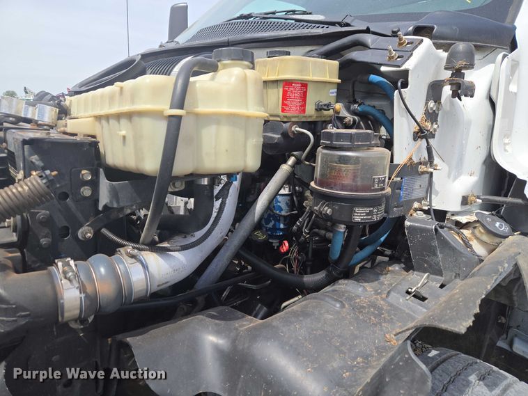 image for item ET5082 2006 GMC C5500 bucket truck
