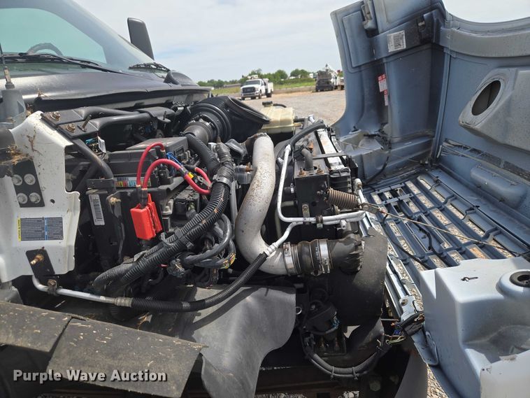 image for item ET5082 2006 GMC C5500 bucket truck