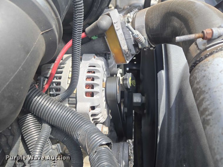 image for item ET5082 2006 GMC C5500 bucket truck
