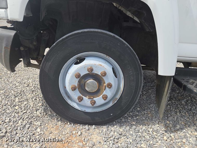 image for item ET5082 2006 GMC C5500 bucket truck