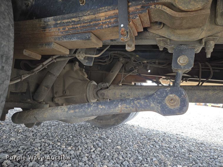 image for item ET5082 2006 GMC C5500 bucket truck