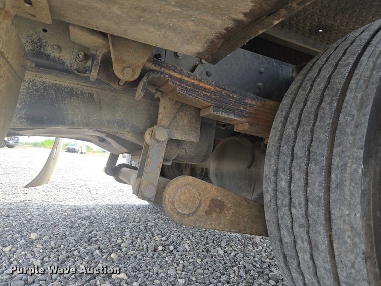 image for item ET5082 2006 GMC C5500 bucket truck
