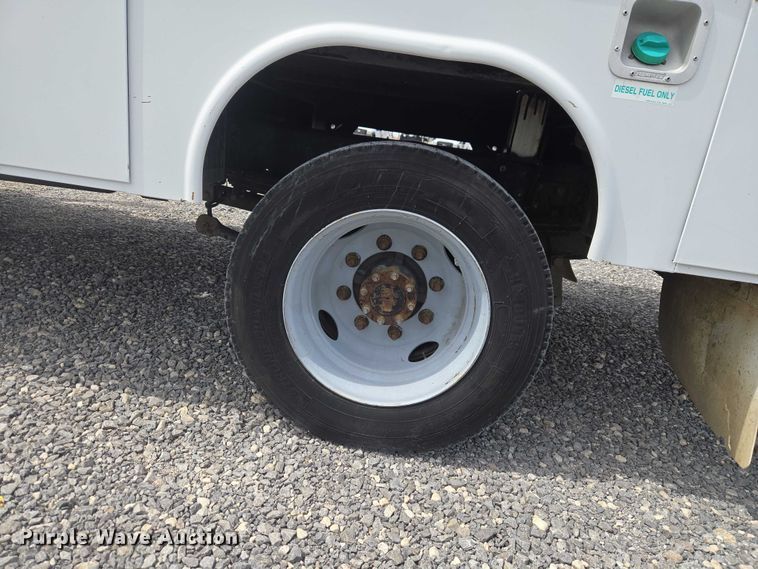 image for item ET5082 2006 GMC C5500 bucket truck