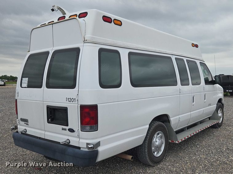 image for item ET5083 2012 Ford E250 handicap accessible van