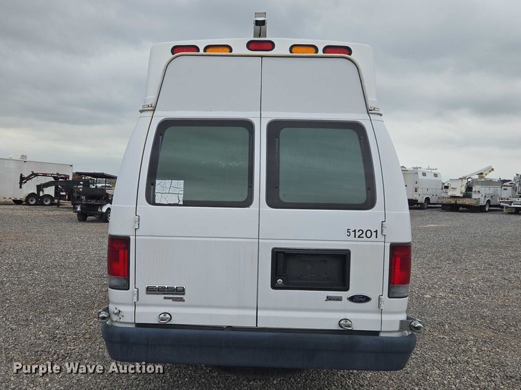 image for item ET5083 2012 Ford E250 handicap accessible van