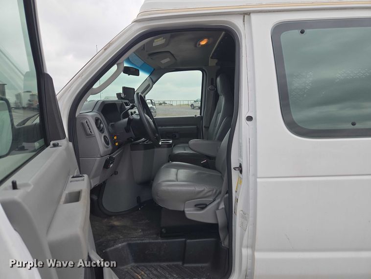 image for item ET5083 2012 Ford E250 handicap accessible van